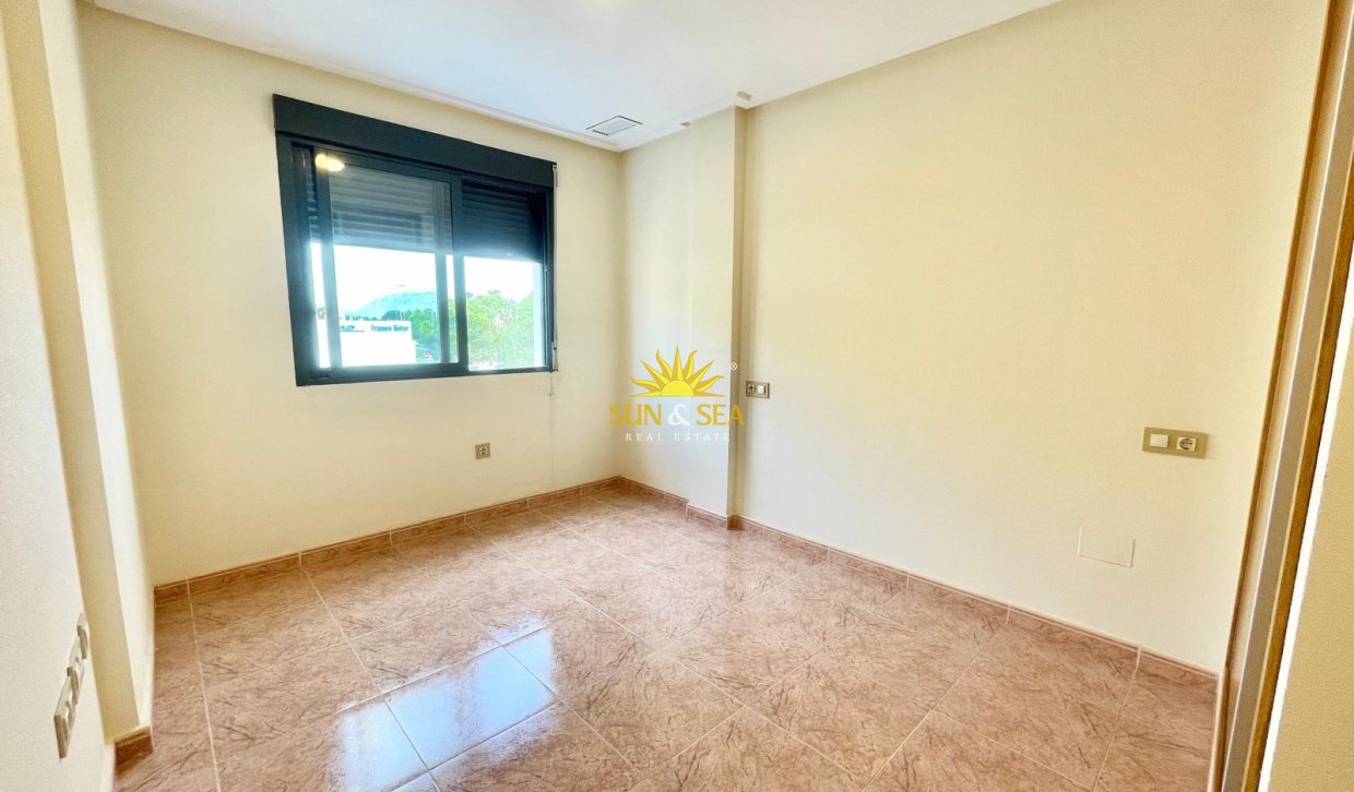 Location à long terme - Appartement - Bigastro
