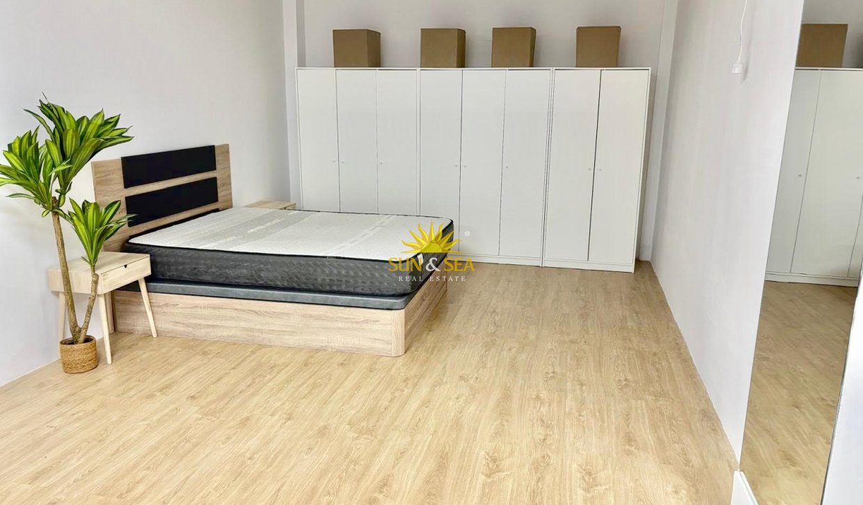 Wiederverkauf - Duplex - Torrevieja - Centro