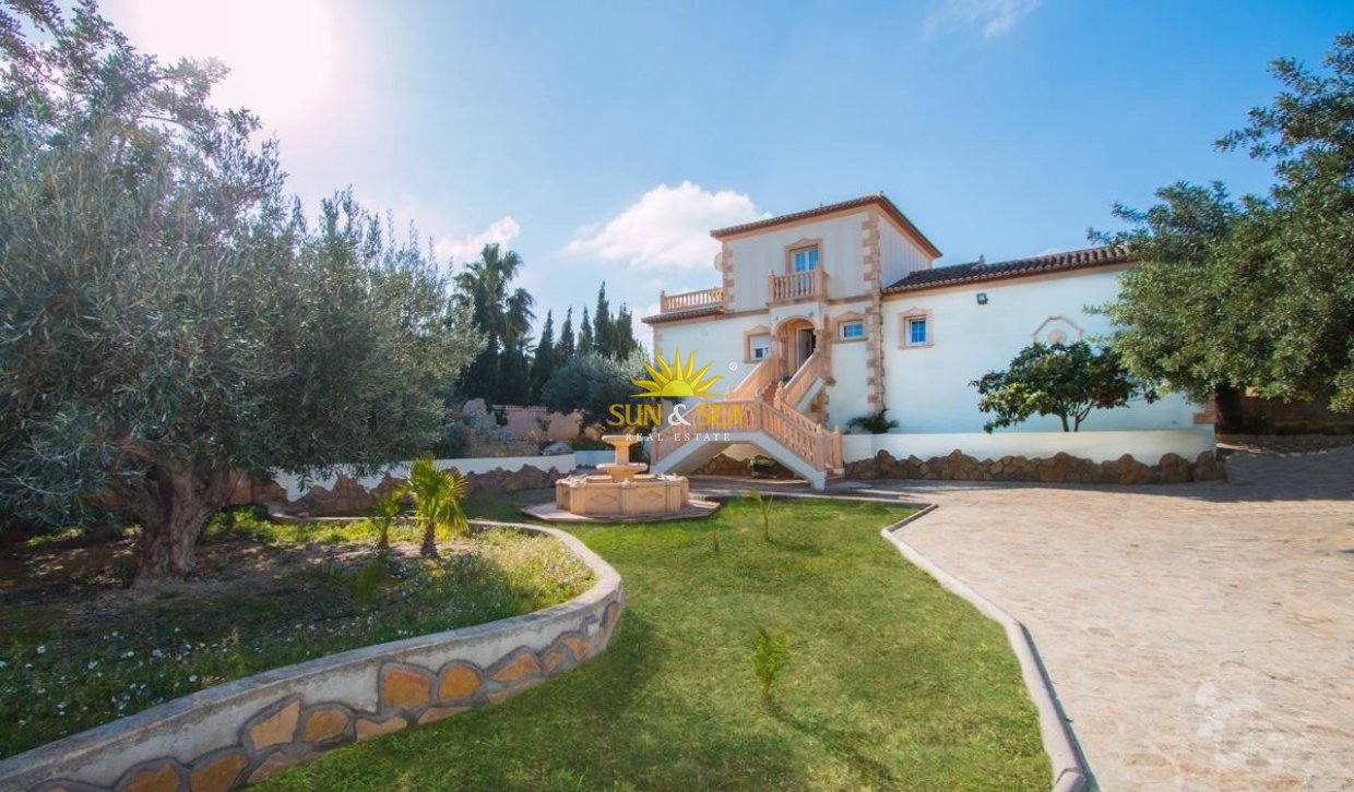 Langfristige Vermietung - Freistehende Villa - Calpe