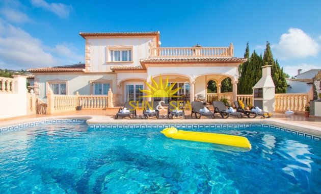 Langfristige Vermietung - Freistehende Villa - Calpe