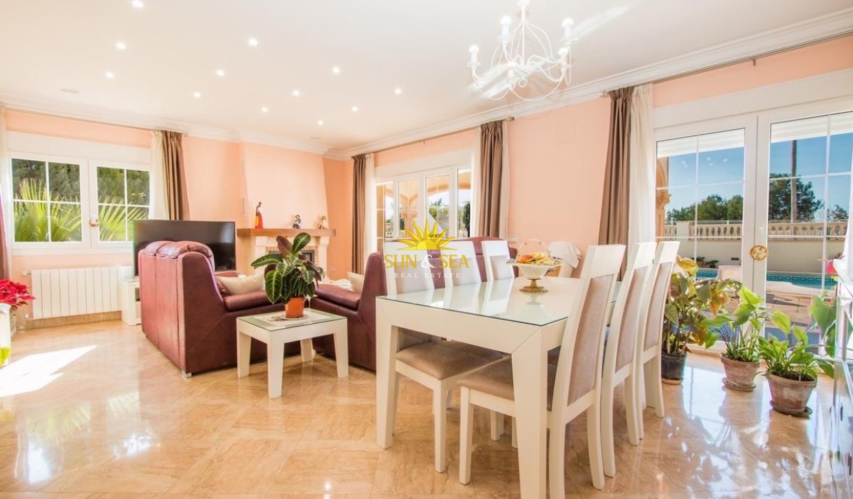Langfristige Vermietung - Freistehende Villa - Calpe