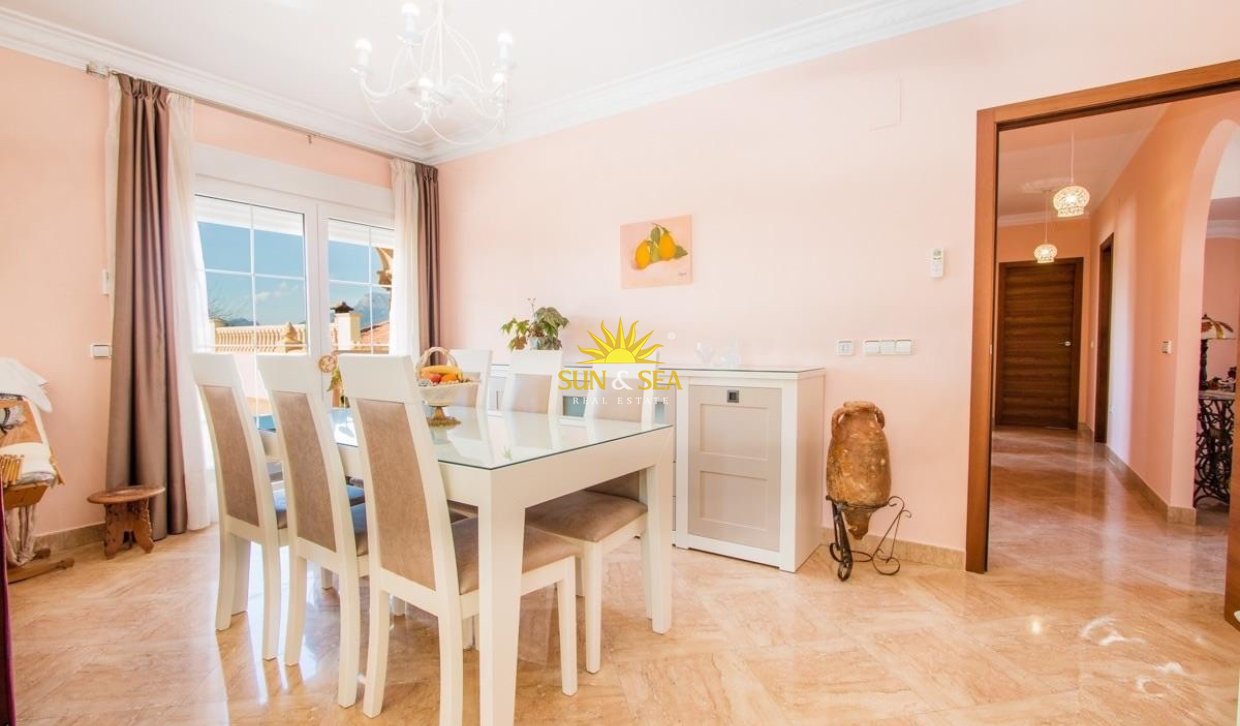 Langfristige Vermietung - Freistehende Villa - Calpe