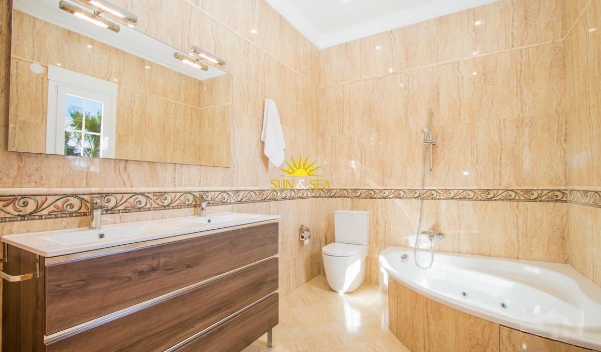 Langfristige Vermietung - Freistehende Villa - Calpe