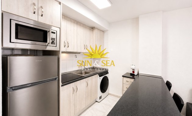 Wiederverkauf - Wohnung - Torrevieja - Centro