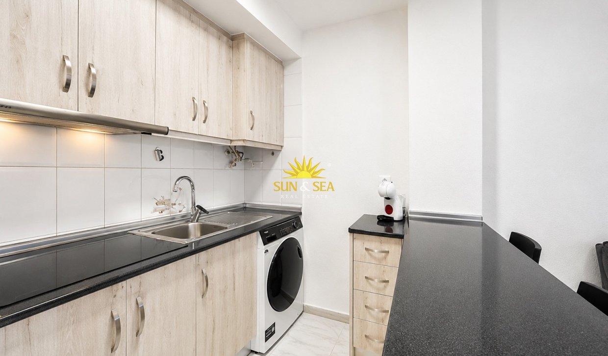Wiederverkauf - Wohnung - Torrevieja - Centro