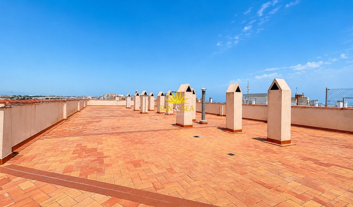 Wiederverkauf - Wohnung - Torrevieja - Centro