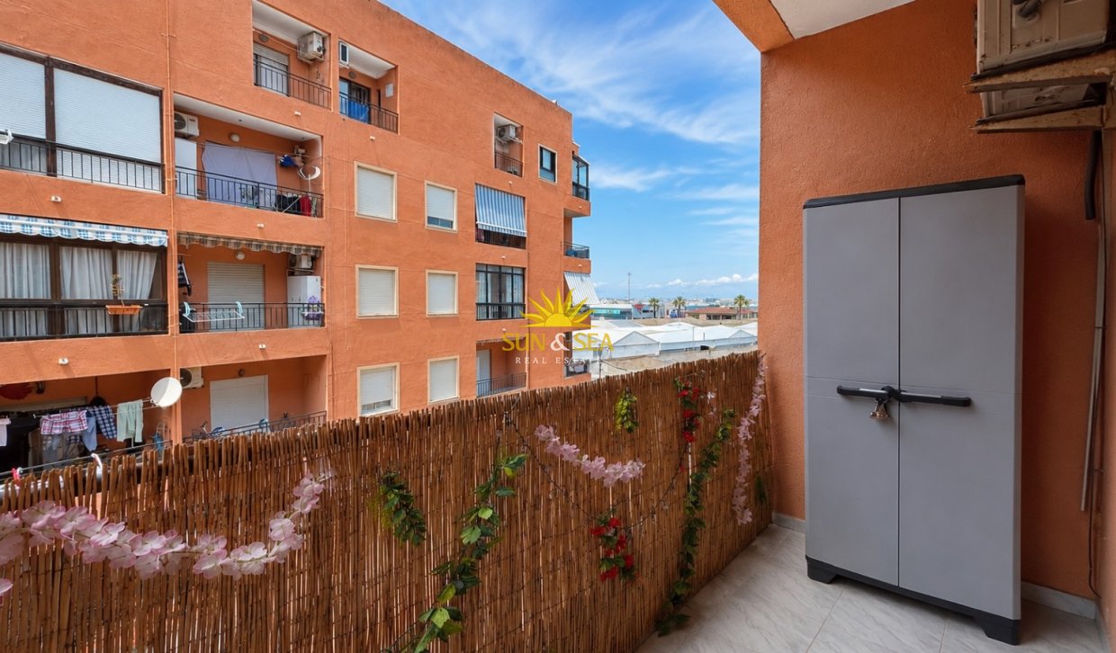 Wiederverkauf - Wohnung - Torrevieja - Centro