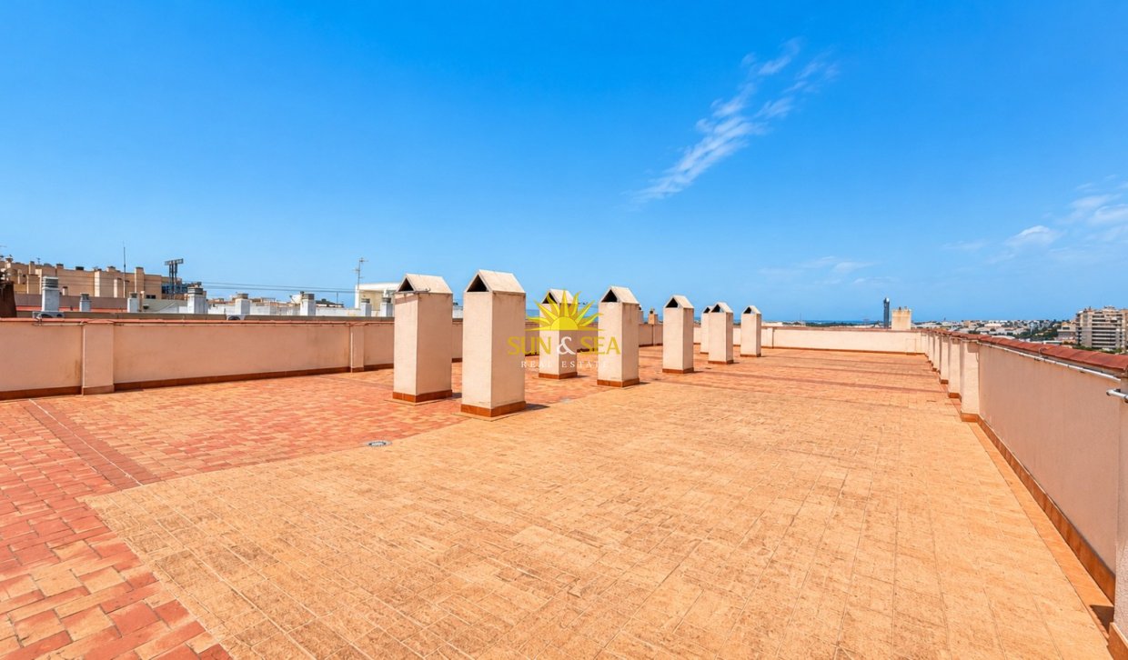 Wiederverkauf - Wohnung - Torrevieja - Centro