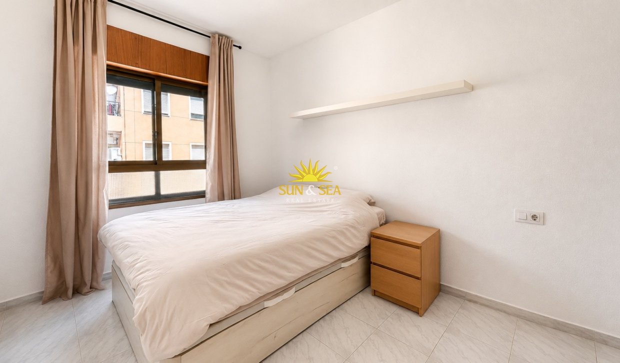 Wiederverkauf - Wohnung - Torrevieja - Centro