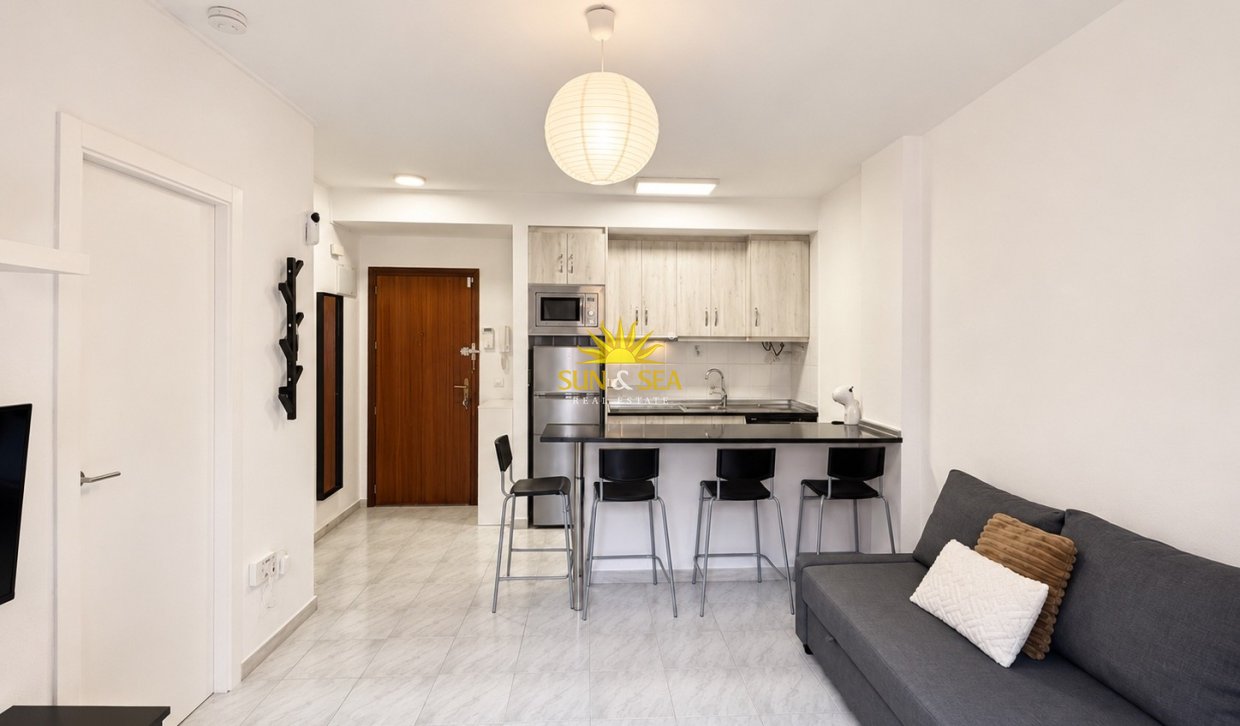 Wiederverkauf - Wohnung - Torrevieja - Centro