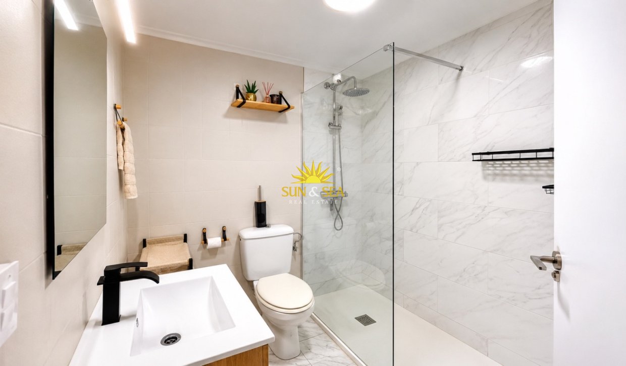 Wiederverkauf - Wohnung - Torrevieja - Centro