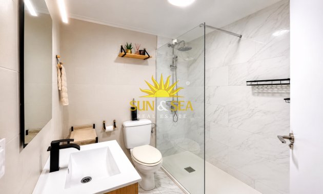 Wiederverkauf - Wohnung - Torrevieja - Centro
