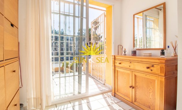 Resale - Villa / Semi detached - Cabo Roig
