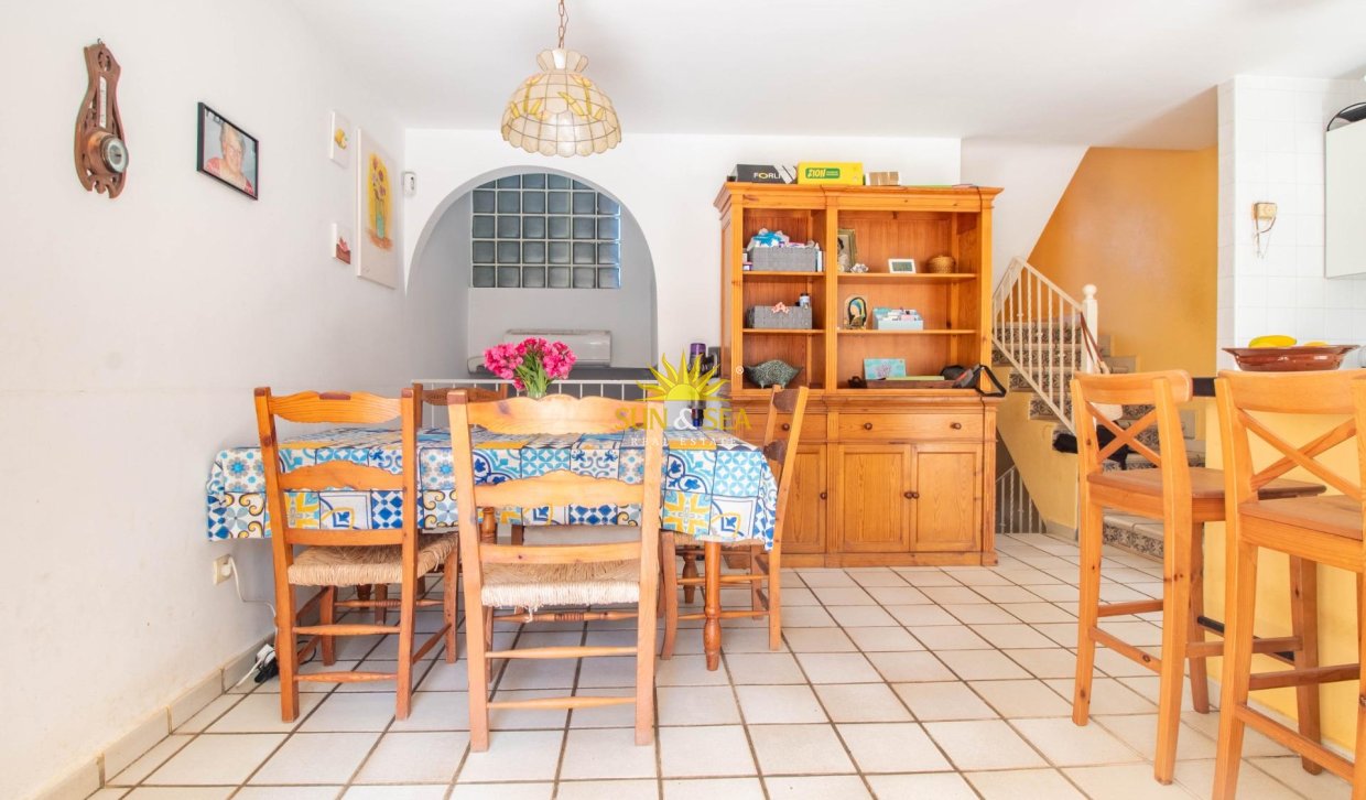 Resale - Villa / Semi detached - Cabo Roig