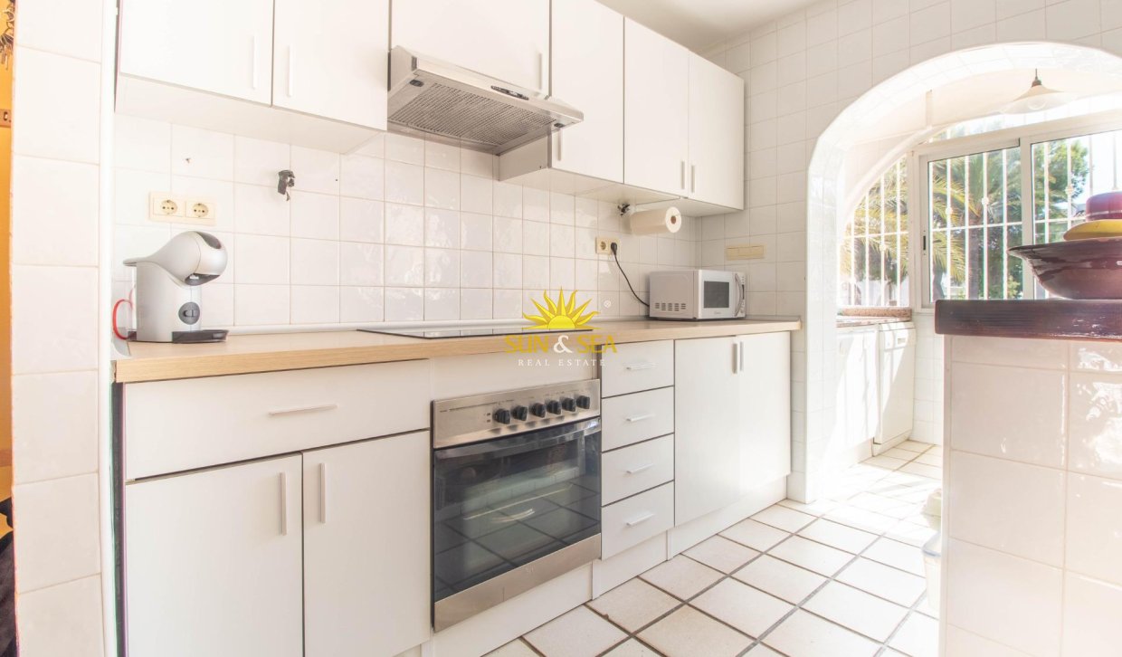 Resale - Villa / Semi detached - Cabo Roig