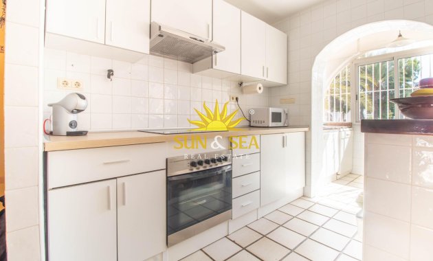 Resale - Villa / Semi detached - Cabo Roig