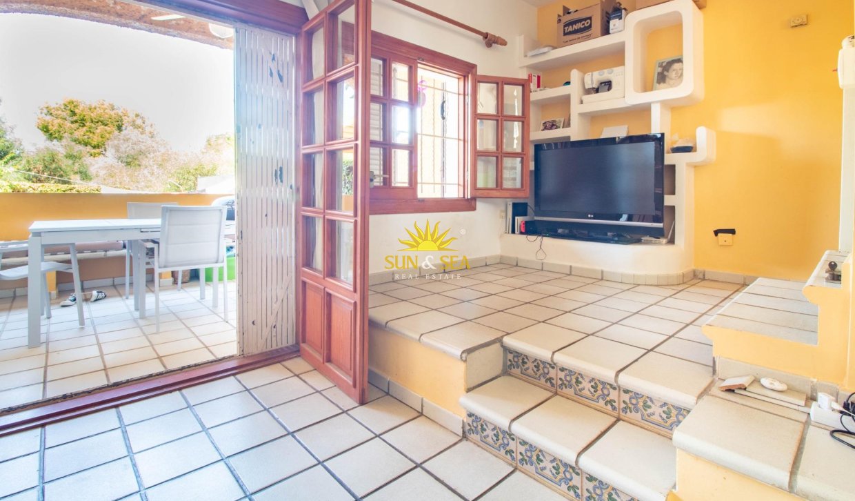 Resale - Villa / Semi detached - Cabo Roig
