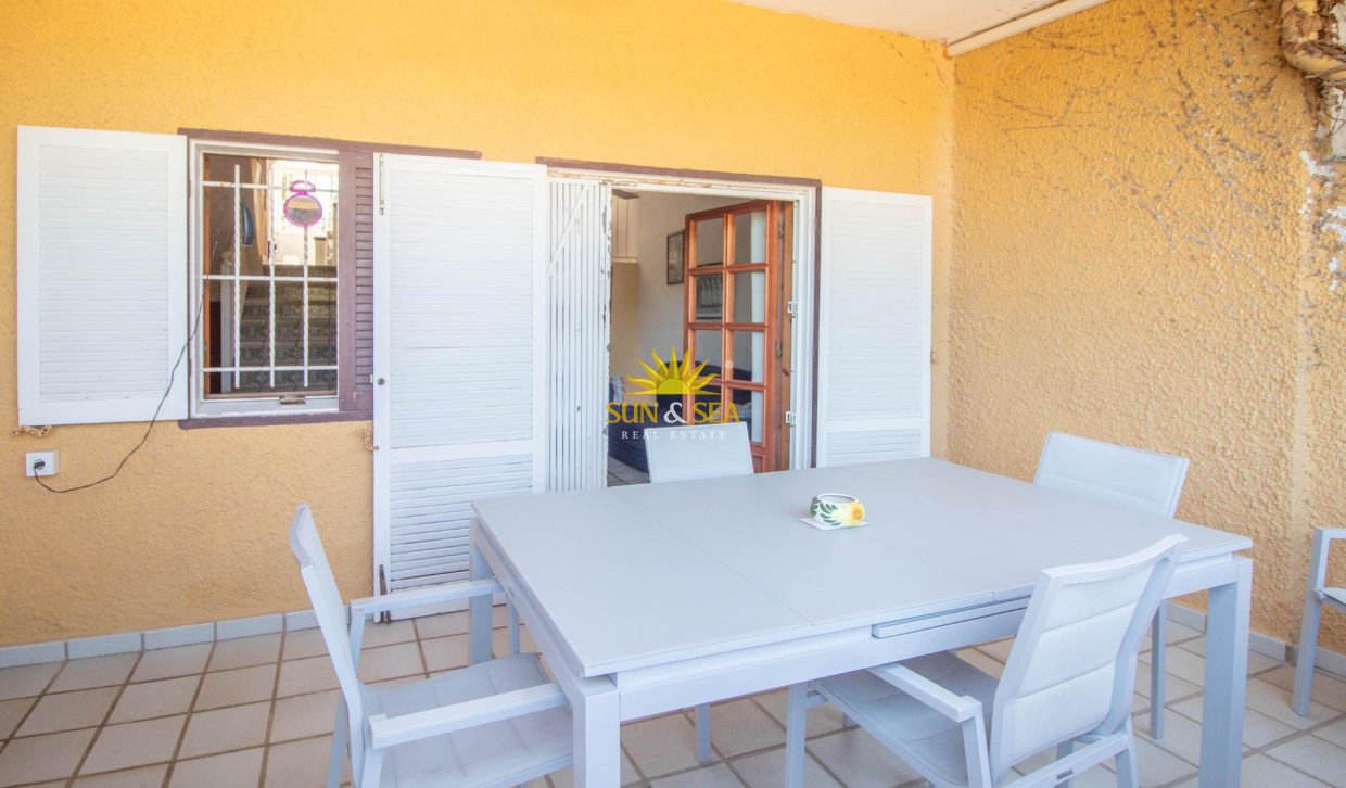 Resale - Villa / Semi detached - Cabo Roig