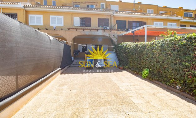 Resale - Villa / Semi detached - Cabo Roig