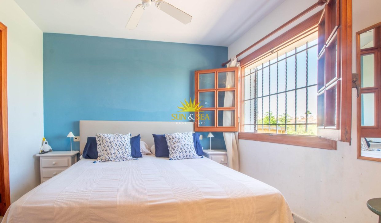 Resale - Villa / Semi detached - Cabo Roig