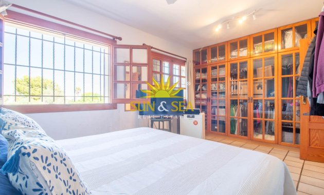 Resale - Villa / Semi detached - Cabo Roig