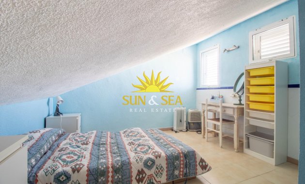 Resale - Villa / Semi detached - Cabo Roig