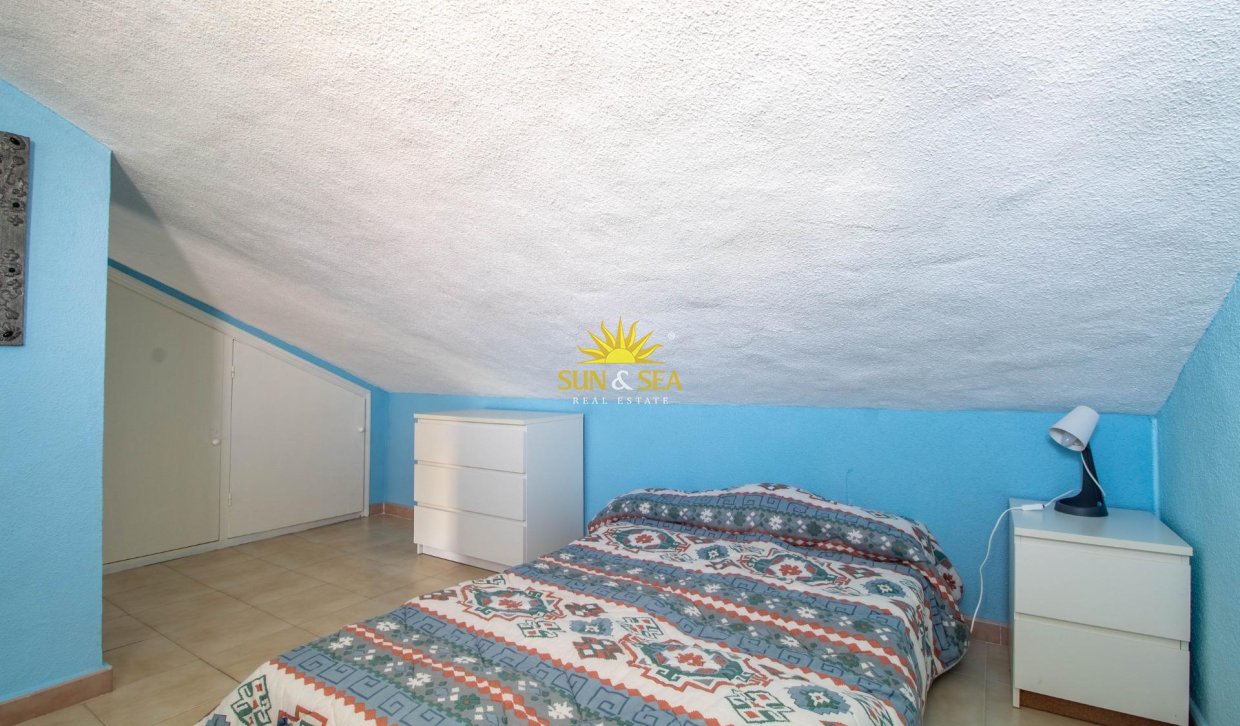 Resale - Villa / Semi detached - Cabo Roig