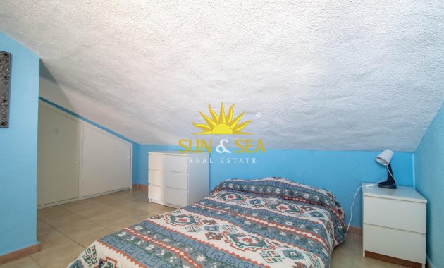 Resale - Villa / Semi detached - Cabo Roig