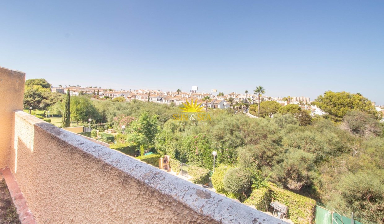 Resale - Villa / Semi detached - Cabo Roig