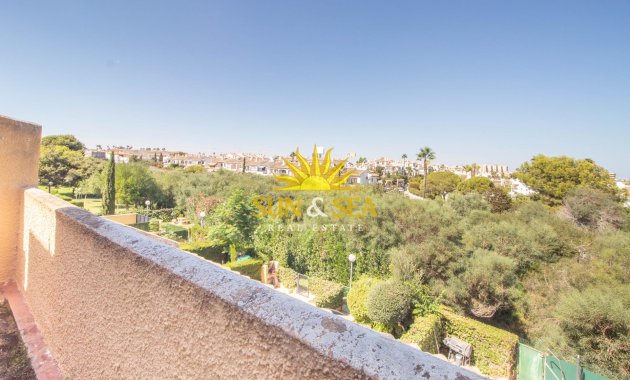 Resale - Villa / Semi detached - Cabo Roig