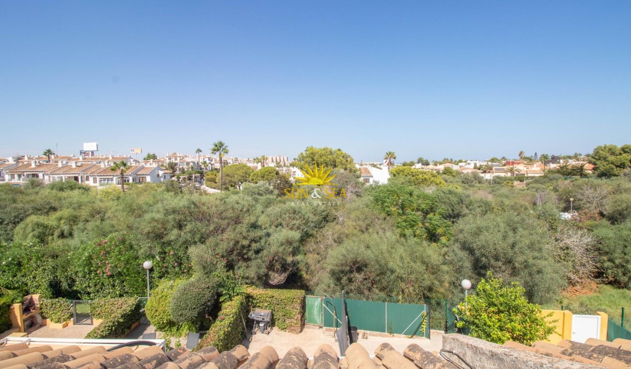 Resale - Villa / Semi detached - Cabo Roig