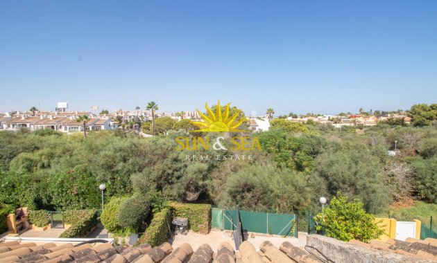 Resale - Villa / Semi detached - Cabo Roig