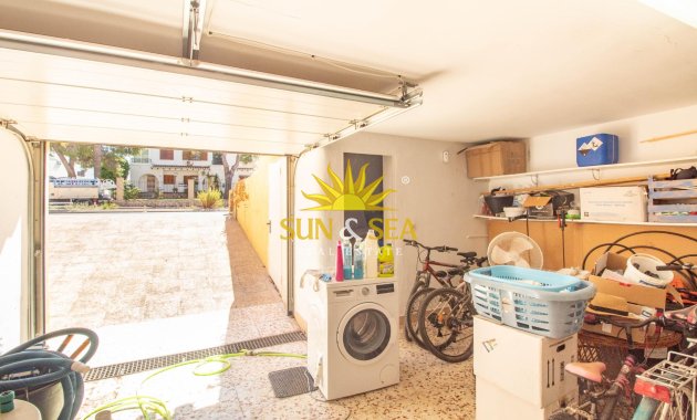 Resale - Villa / Semi detached - Cabo Roig