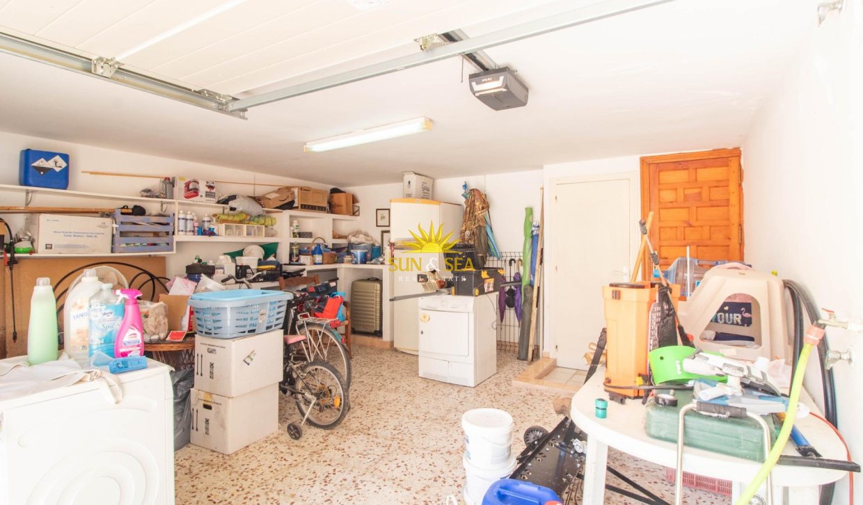 Resale - Villa / Semi detached - Cabo Roig