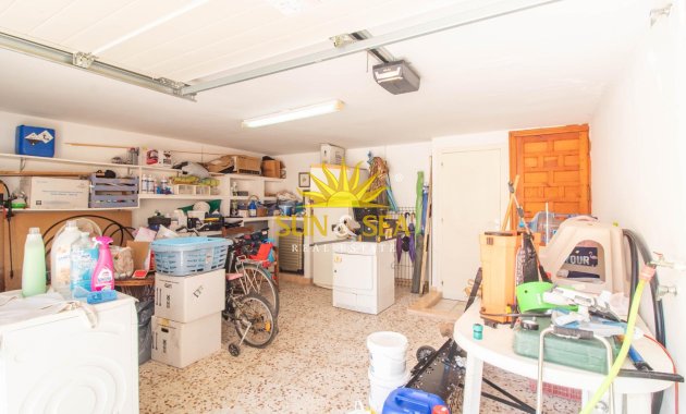 Resale - Villa / Semi detached - Cabo Roig
