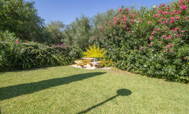 Resale - Villa / Semi detached - Cabo Roig