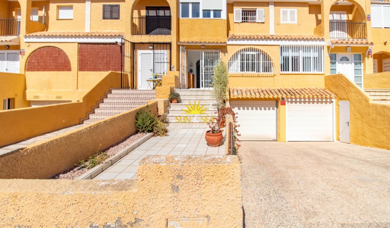 Resale - Villa / Semi detached - Cabo Roig