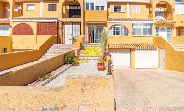 Resale - Villa / Semi detached - Cabo Roig