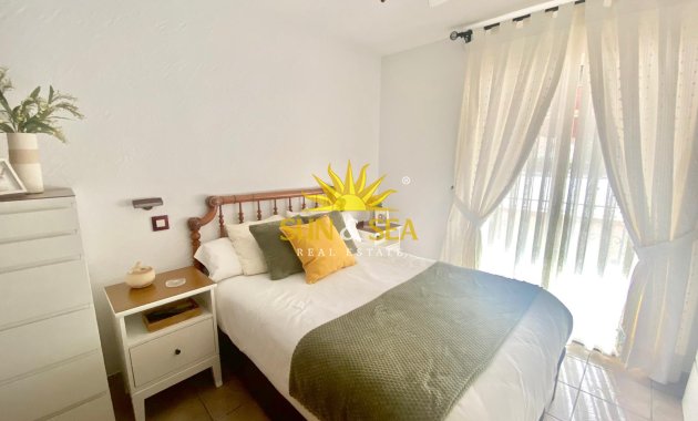 Reventa - Chalet adosado - Torrevieja - Los balcones