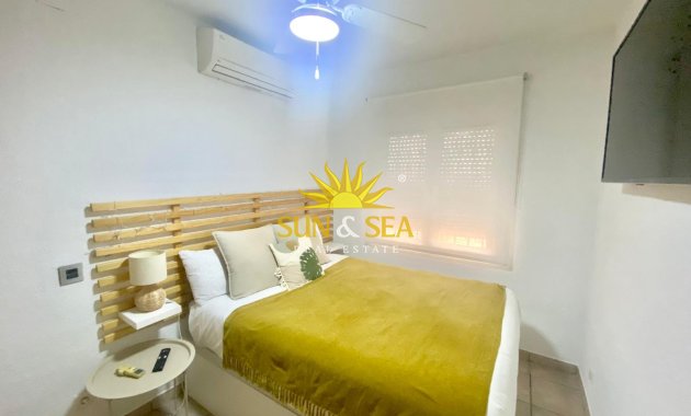 Reventa - Chalet adosado - Torrevieja - Los balcones