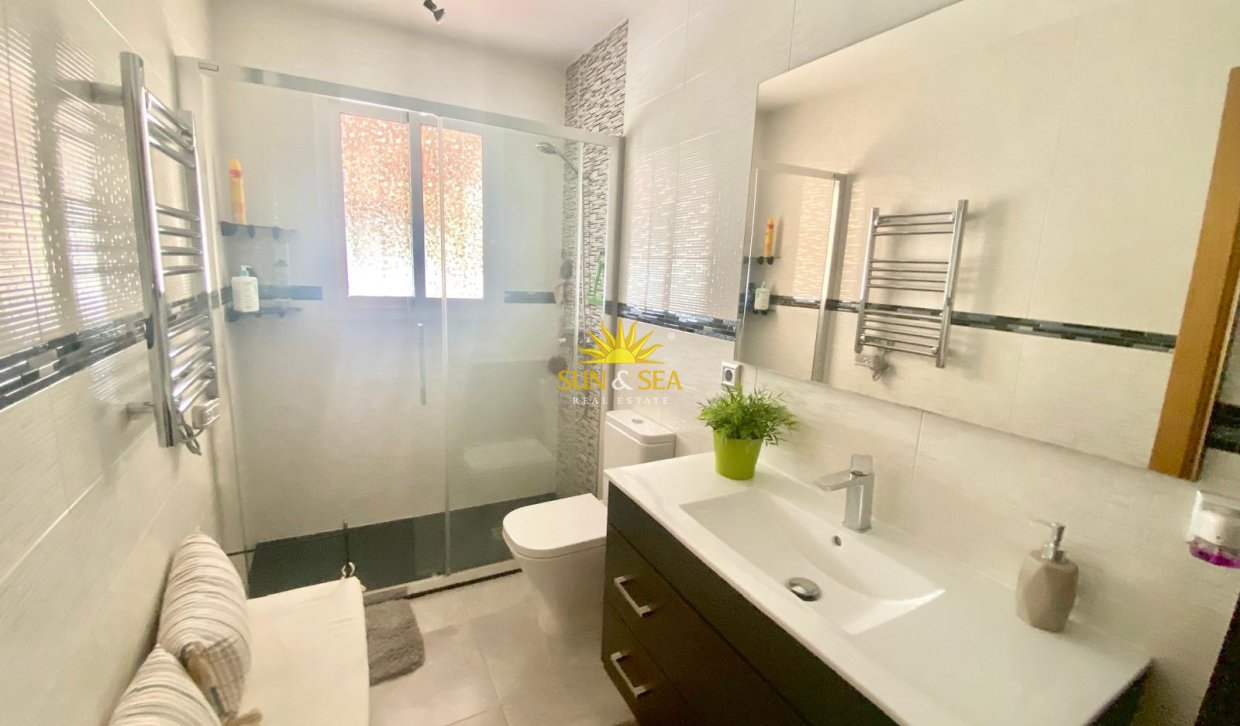 Reventa - Chalet adosado - Torrevieja - Los balcones