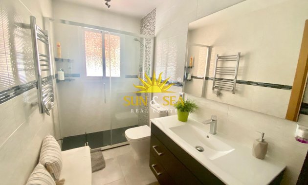 Reventa - Chalet adosado - Torrevieja - Los balcones