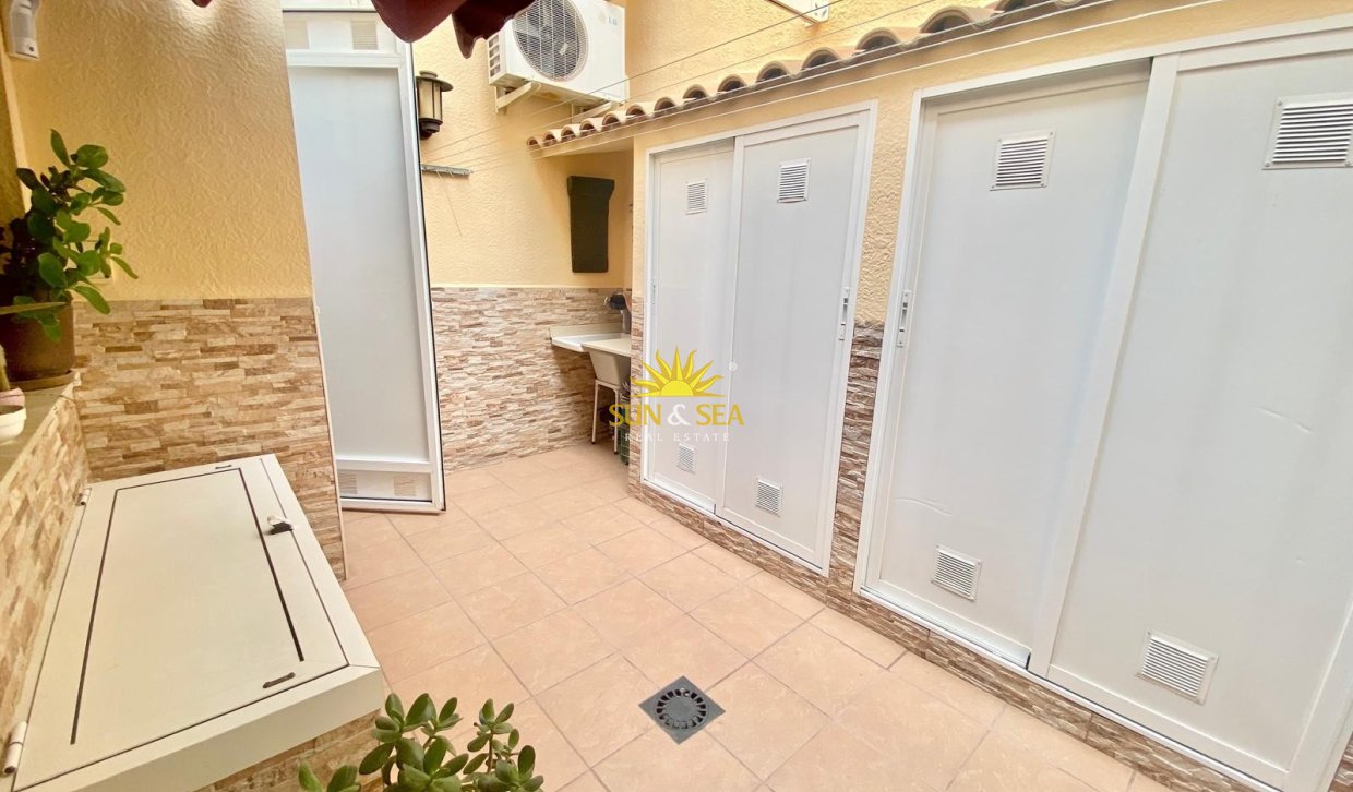 Reventa - Chalet adosado - Torrevieja - Los balcones