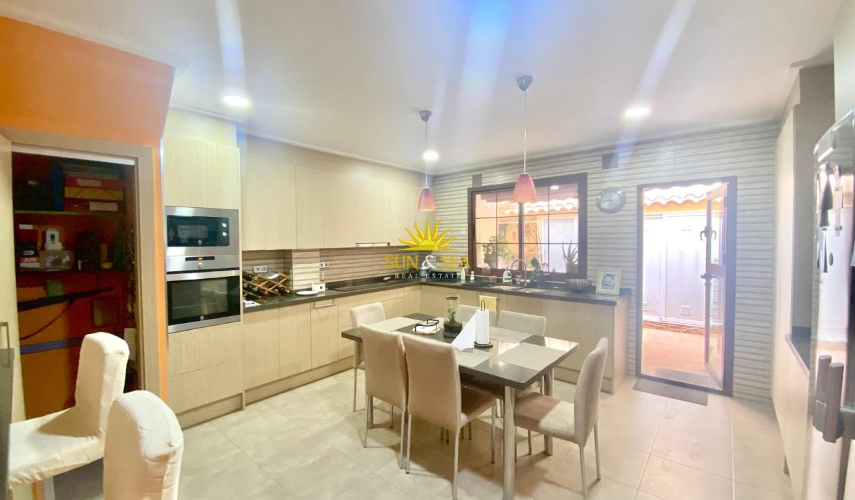 Reventa - Chalet adosado - Torrevieja - Los balcones