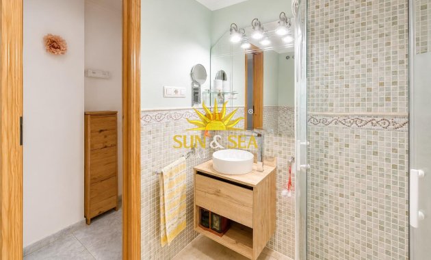 Resale - Apartment - Torrevieja - Centro