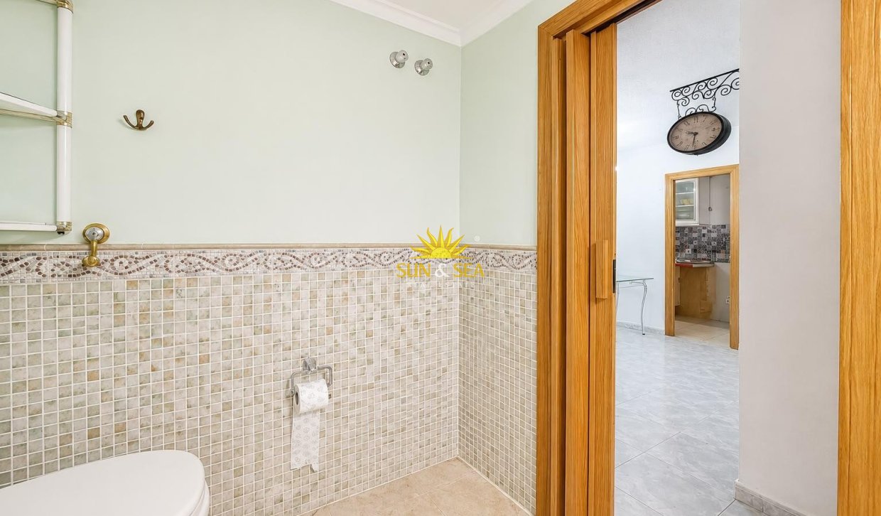 Resale - Apartment - Torrevieja - Centro