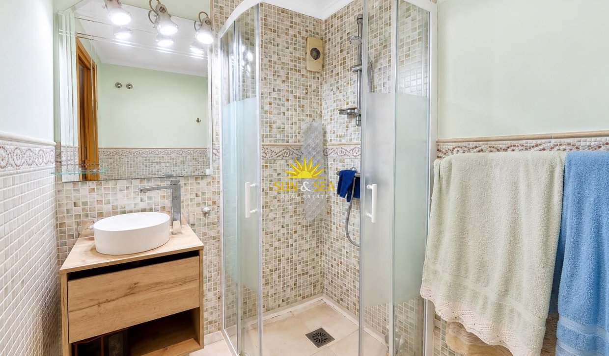 Resale - Apartment - Torrevieja - Centro