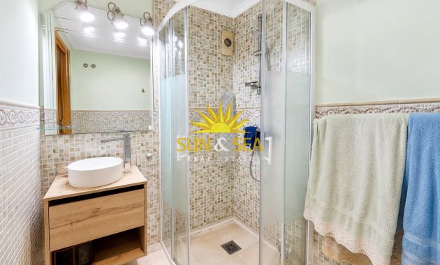 Resale - Apartment - Torrevieja - Centro