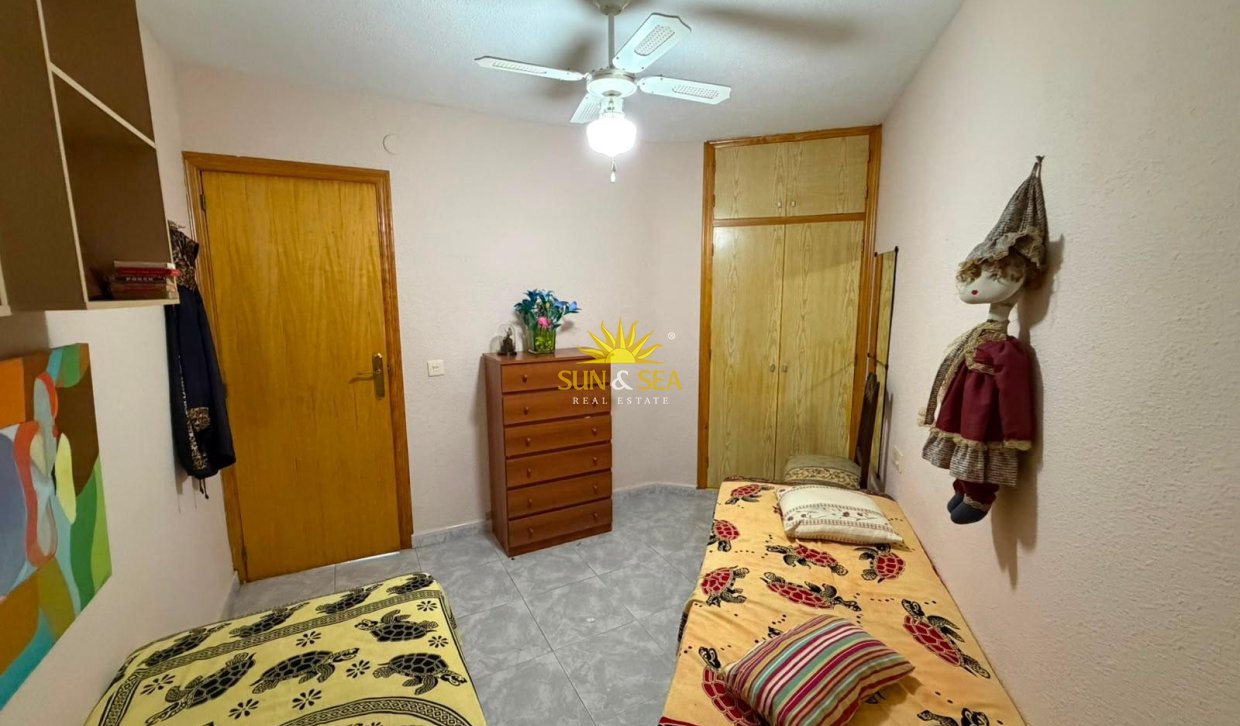 Resale - Apartment - Torrevieja - Centro