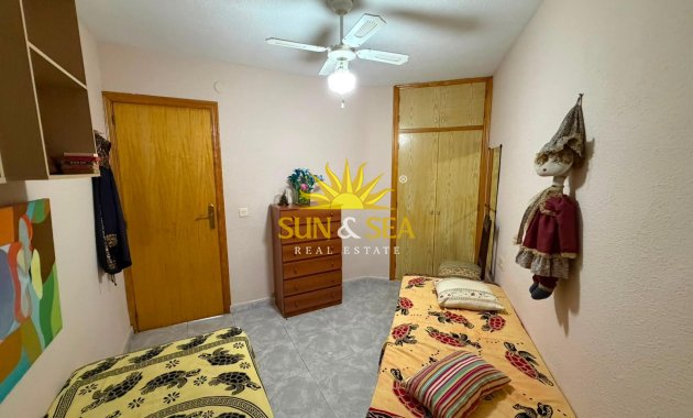 Resale - Apartment - Torrevieja - Centro